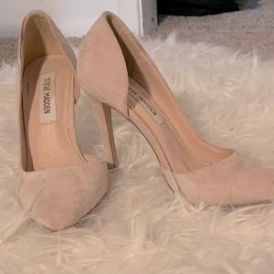 Steve Madden Asymmetrical Suede Pumps, size 5